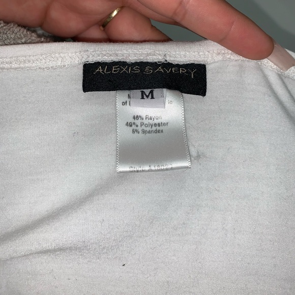 Sleevless casual top - Picture 2 of 3